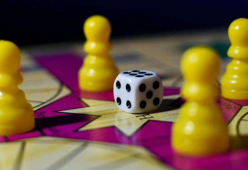 Spel en ontmoeting: gezelschapsspelen © pexels-gergo-8331954-7625920